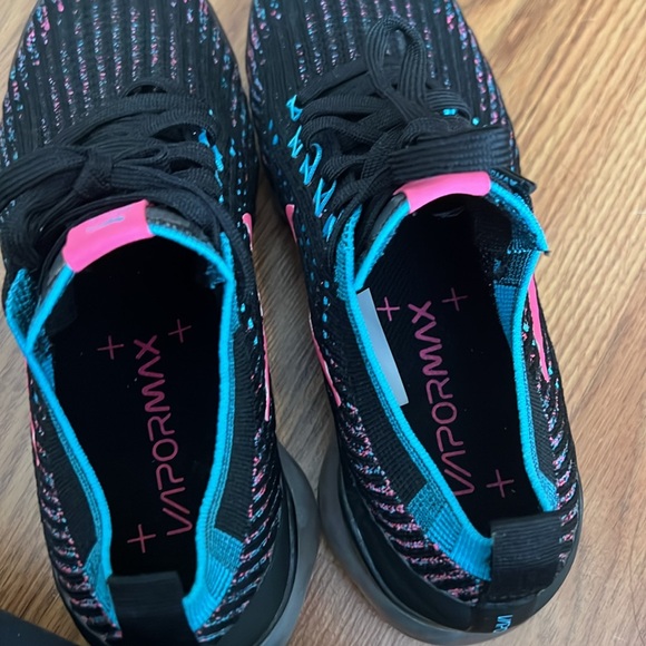 Super cute Vapormax Nike sneakers - Picture 5 of 5